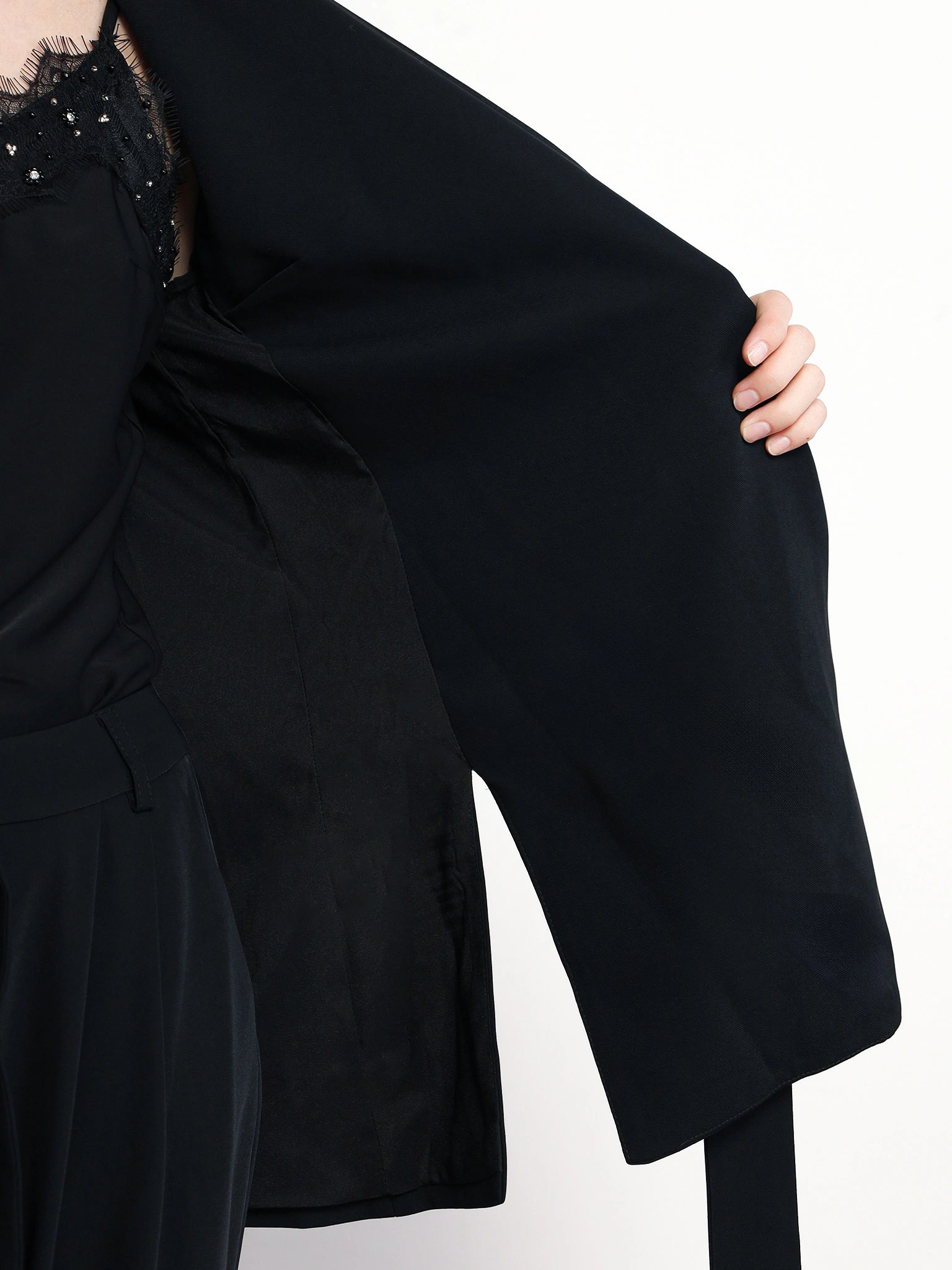 Жакет черного цвета прямого кроя с имитацией карманов